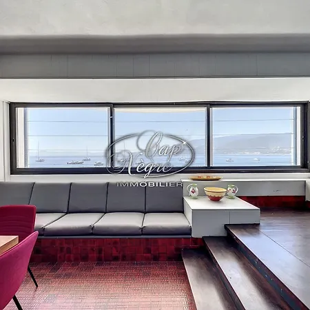 Pieds Dans L'eau Pour 10 Personnes Avec Port Prive Et Rooftop A Cavaliere *