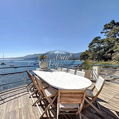 Pieds Dans L'eau Pour 10 Personnes Avec Port Prive Et Rooftop A Cavaliere