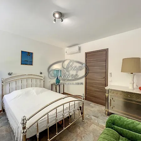 Pieds Dans L'eau Pour 10 Personnes Avec Port Prive Et Rooftop A Cavaliere Le Lavandou