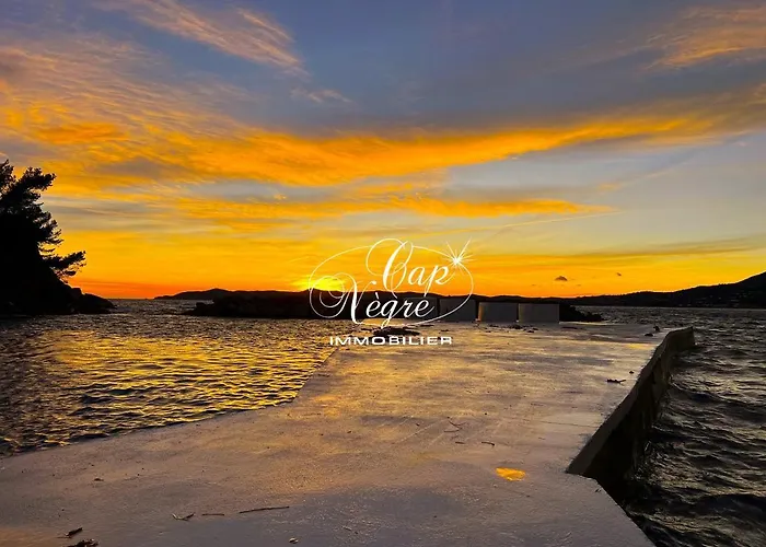 Pieds Dans L'eau Pour 10 Personnes Avec Port Prive Et Rooftop A Cavaliere Villa Le Lavandou