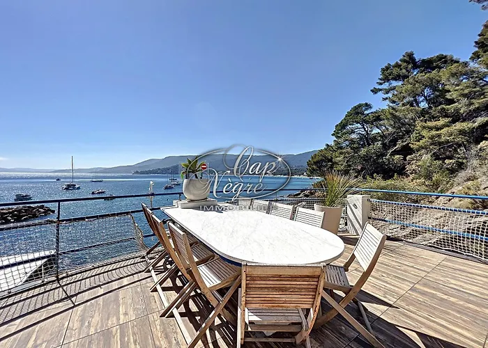 Pieds Dans L'eau Pour 10 Personnes Avec Port Prive Et Rooftop A Cavaliere