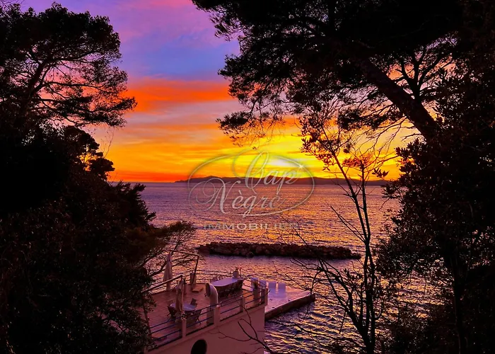 Βίλα Pieds Dans L'eau Pour 10 Personnes Avec Port Prive Et Rooftop A Cavaliere *